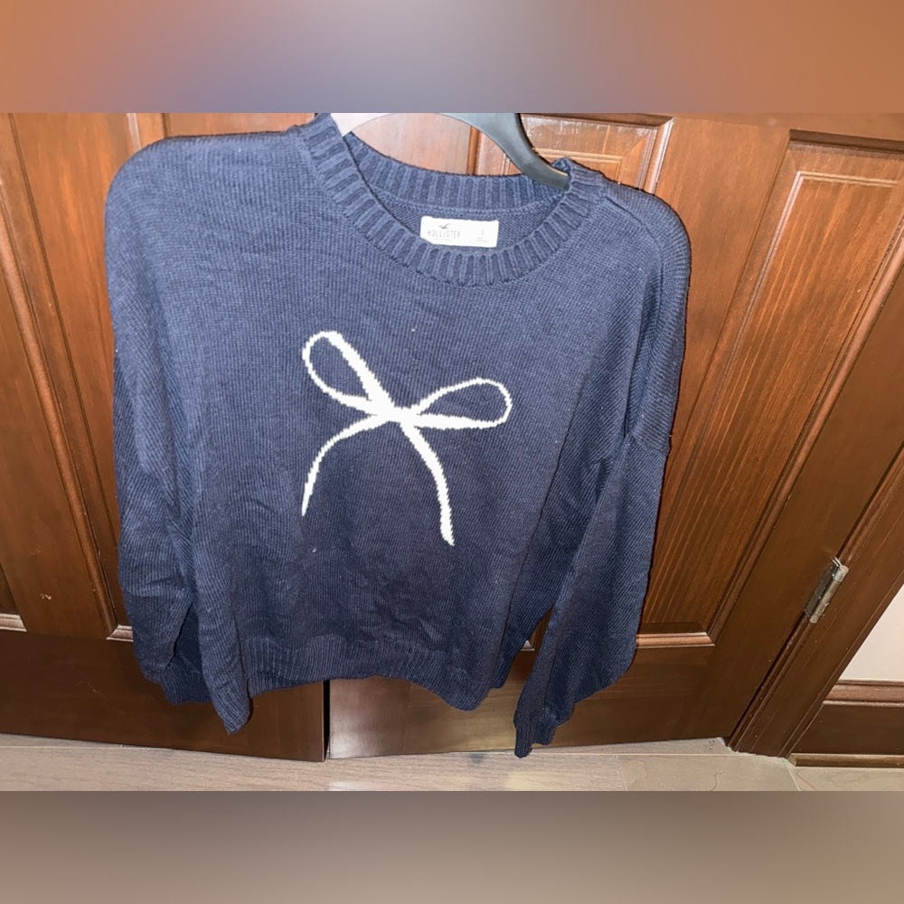 Hollister navy bow sweater